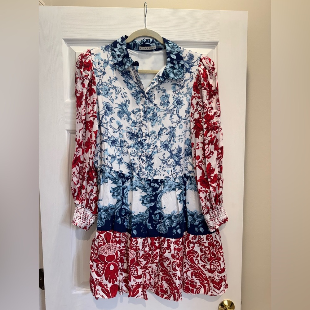 Alice + Olivia Paulie Tiered Blouson Sleeve Dress - Picture 2 of 6